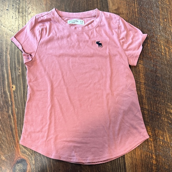 Abercrombie Kids Pink Tee with Moose Logo - Picture 1 of 3
